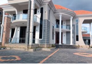 6 Bedrooms Mansion For Sale In Kira On 25 Decimals At 1.4 Billion Shillings